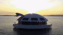 Floating hotel suite